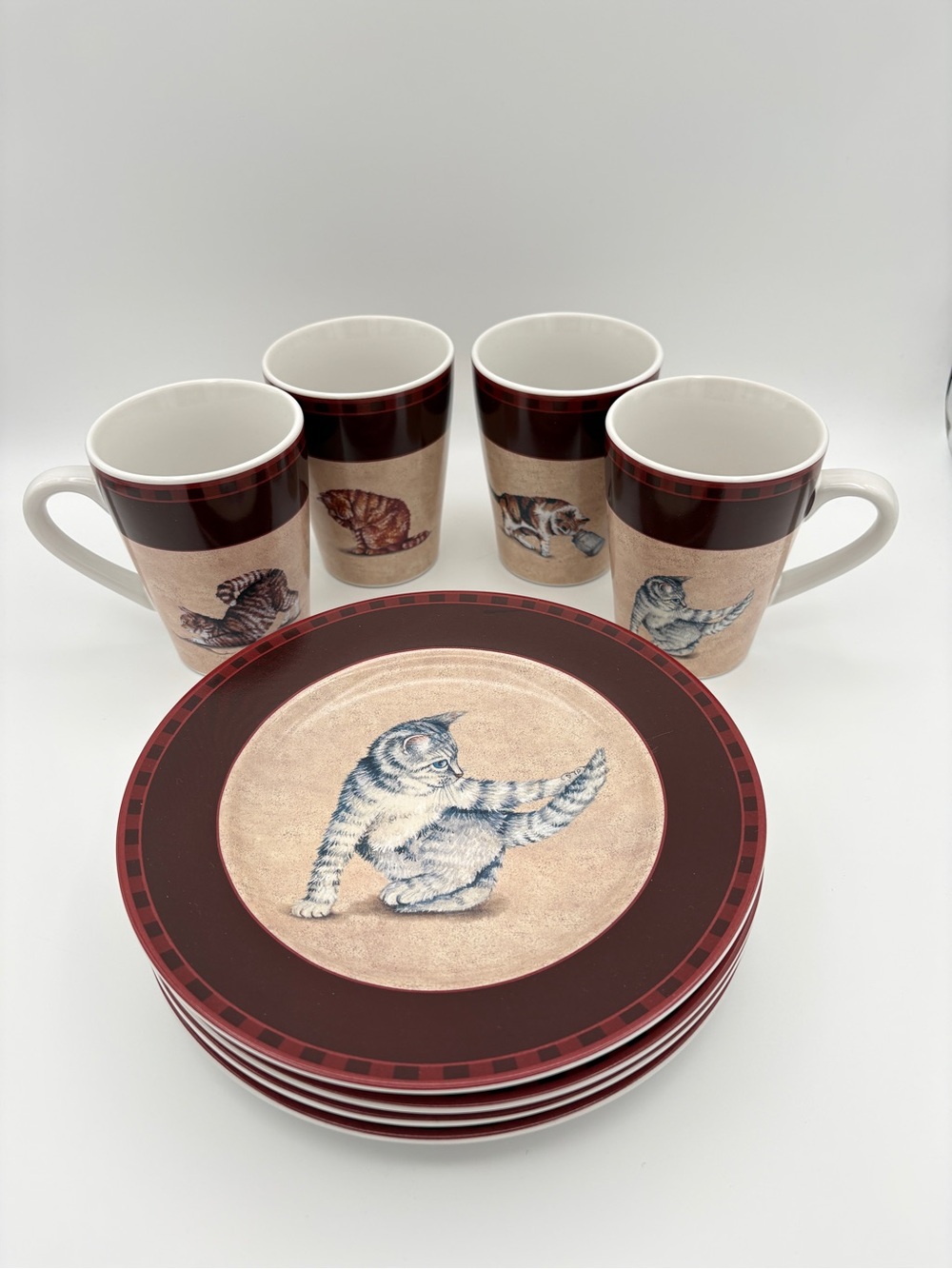 Oneida Stoneware Playful Cats Design Luncheon Set Four Mugs and Four Plates